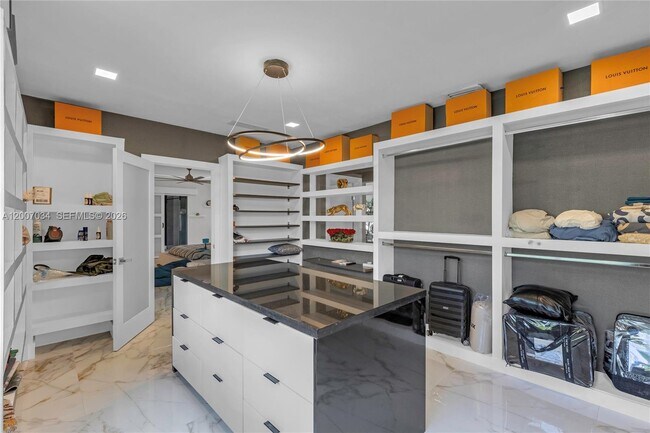 Building Photo - 13540 SW 98th Ct