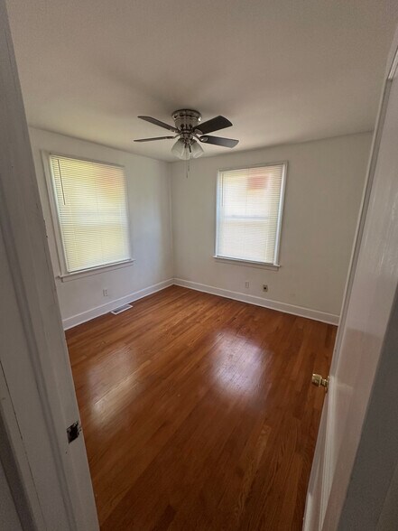 Third bedroom - 2139 Baxter St