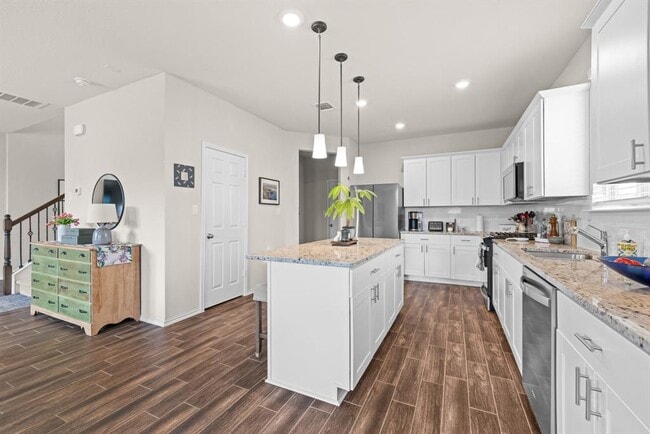 Building Photo - 416 Bella Luna Way