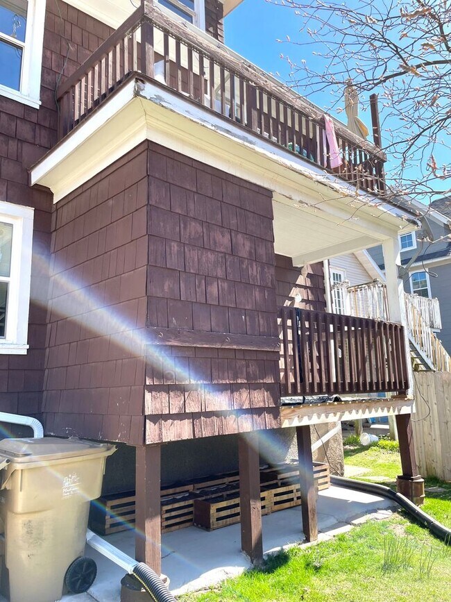 Building Photo - 116-118 Proudfit Street