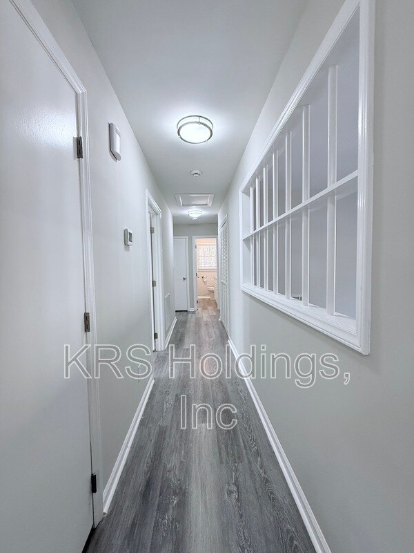 Building Photo - 4717 Willeva Dr