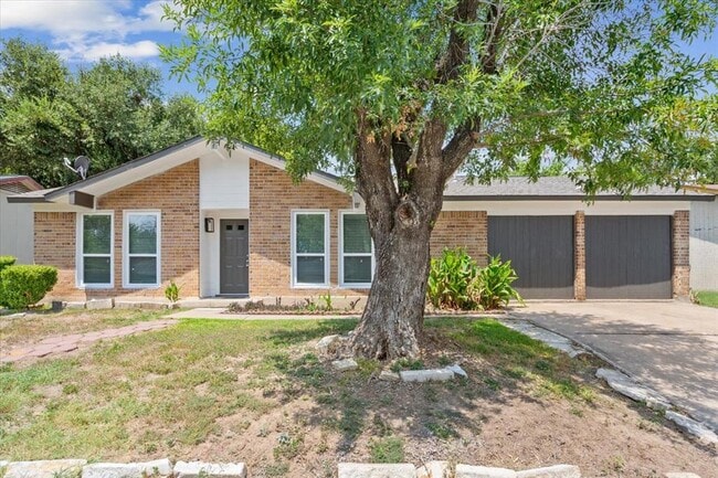 Primary Photo - 10100 Woodglen Dr