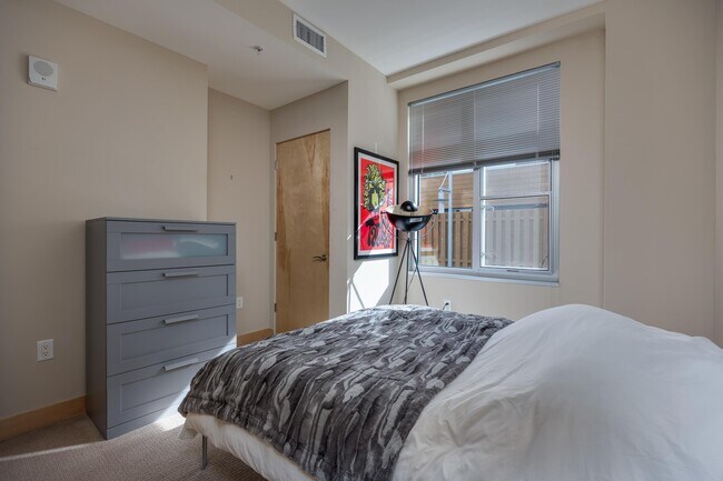 Building Photo - 309 W Washington Ave