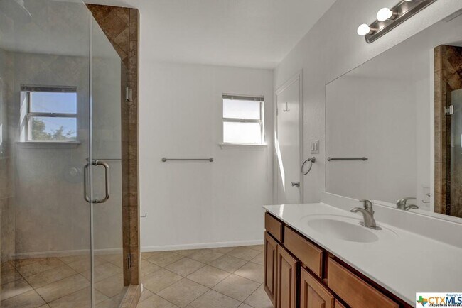 Building Photo - 650 Freiling