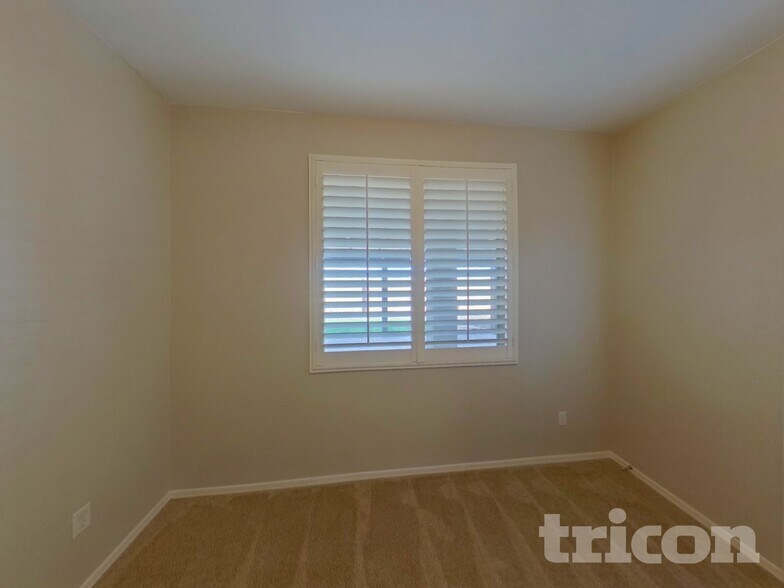 Building Photo - 19494 N San Marin St