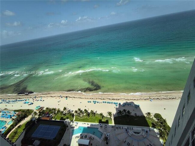 Building Photo - 19111 Collins Ave