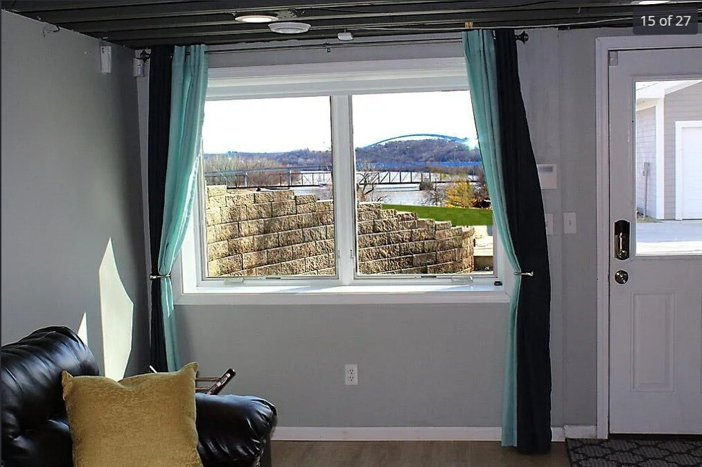 Building Photo - 520 Washington St