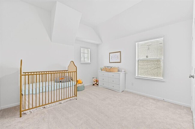 Building Photo - 805 Westwood Dr