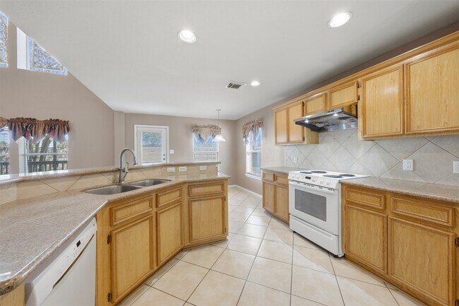 Building Photo - 26038 Palmdale Estate Dr