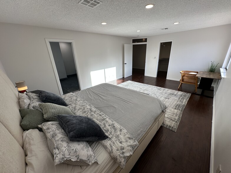 Building Photo - 4329 Murillo St
