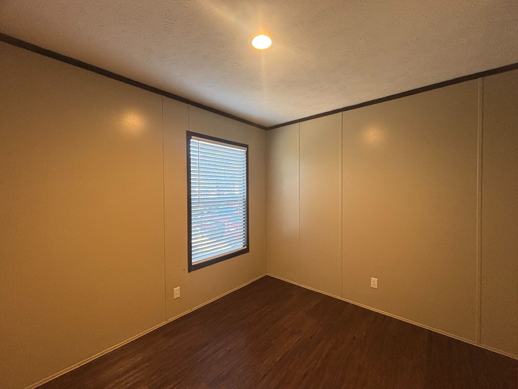 Building Photo - 606 Eloise St