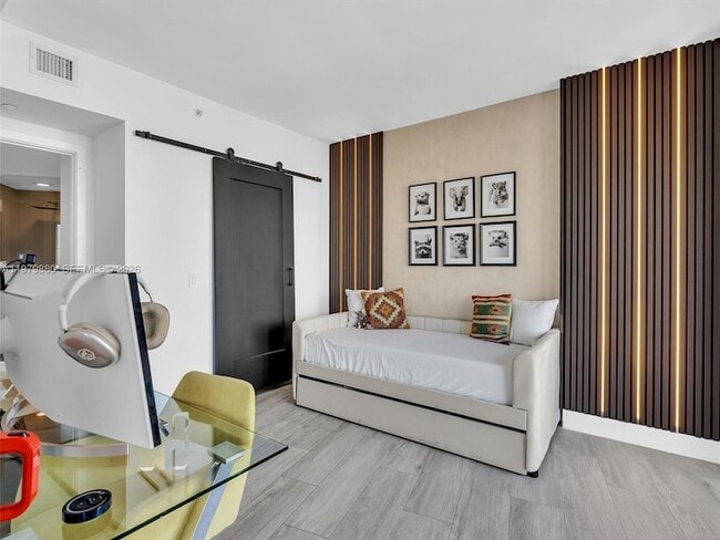 Building Photo - 121 NE 34th St