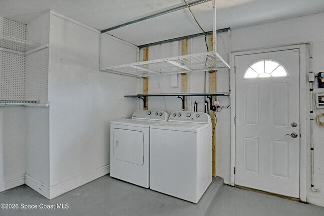 Building Photo - 410 Sparrow Dr