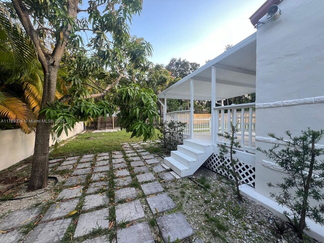 Building Photo - 668 NE 72nd Terrace