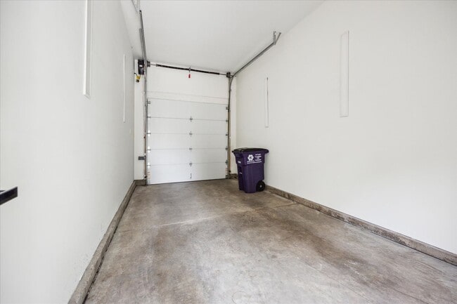 Building Photo - Upscale rear unit in the heart of Denver!