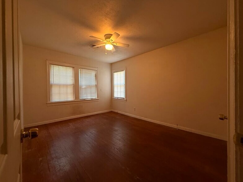 Building Photo - 111 Westridge Dr