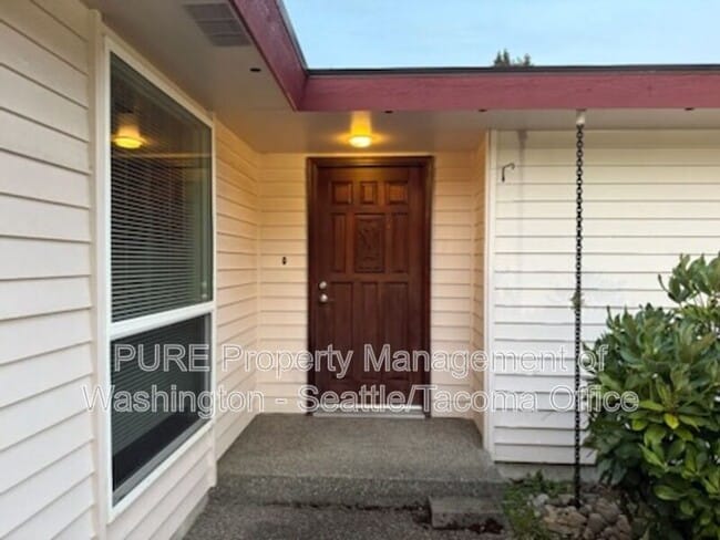 Primary Photo - 4211 201st St Ct E