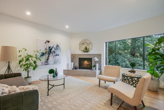 Primary Photo - 1202 Sharon Park Dr