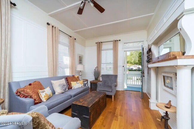 Building Photo - 251 Charlotte St