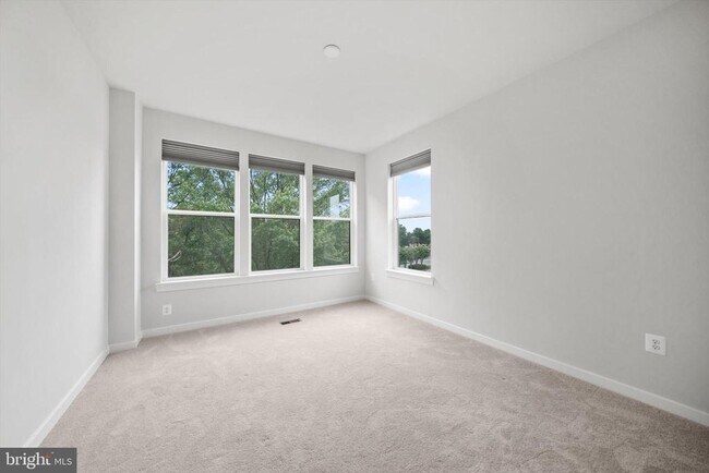 Building Photo - 14256 Newbrook Dr