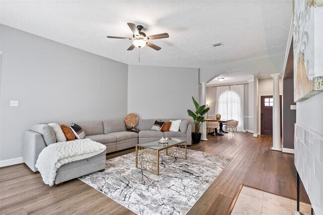 Building Photo - 4706 Wynnview Dr