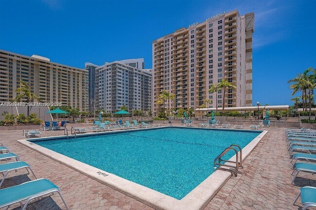 Building Photo - 1865 S Ocean Dr