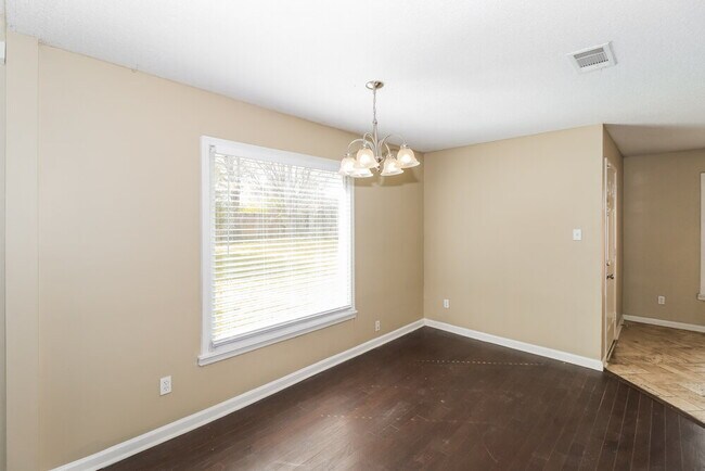 Building Photo - 8400 Timber Creek Dr