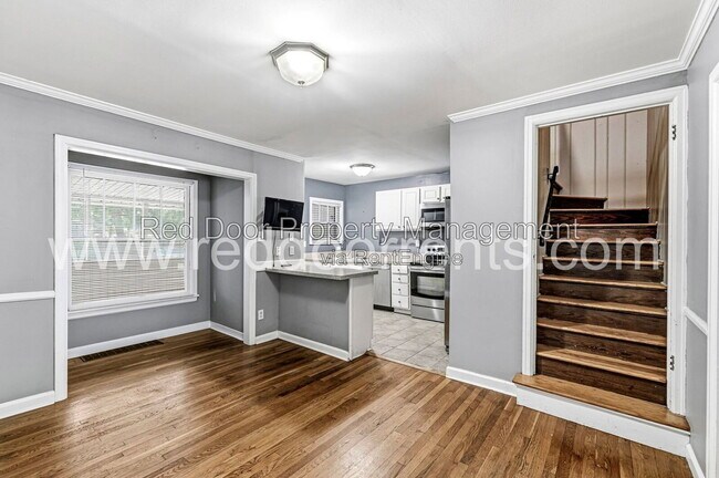 Building Photo - 129 E 49th St