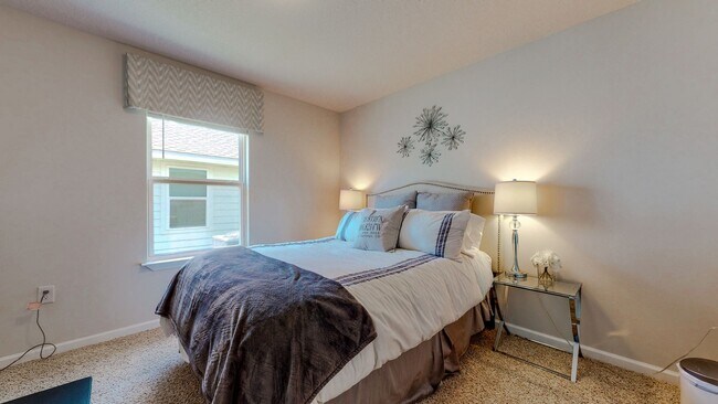 Building Photo - Coming Soon! 4 bed 2 bath home located in Hammock Bay!