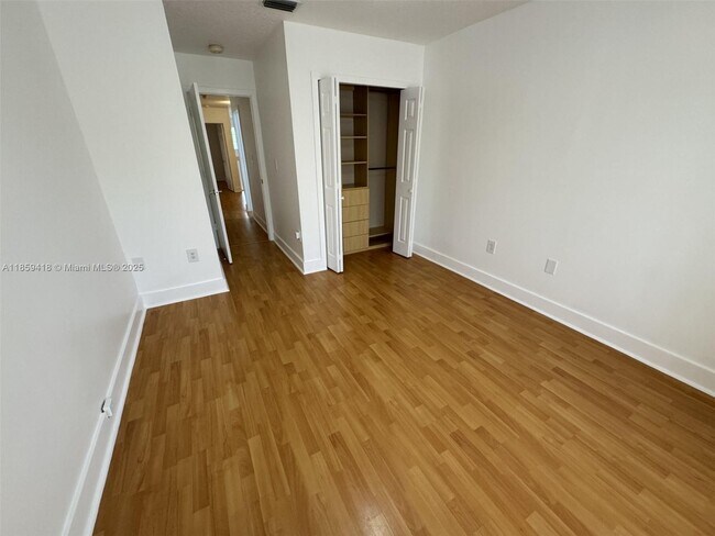 Building Photo - 10245 SW 154th Cir Ct