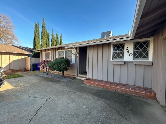 Building Photo - Charming 3 bedroom 2 bath Home in the Forward Addition
