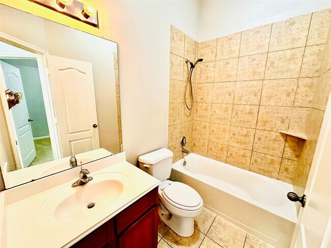 Building Photo - 20747 Pine Rain Ct