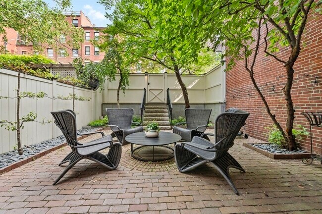 Building Photo - 342 Marlborough St