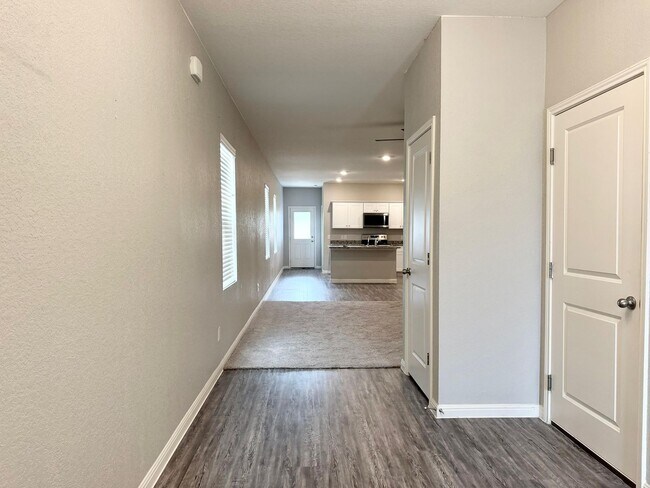Building Photo - Charming 3BR Home with Spacious Backyard in Pflugerville