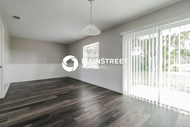 Building Photo - 3 Bedroom Pet-Friendly Home in Melbourne, FL with Main Street Renewal