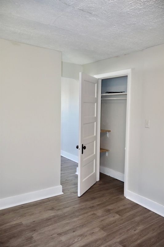 Building Photo - 39 Mead, 1