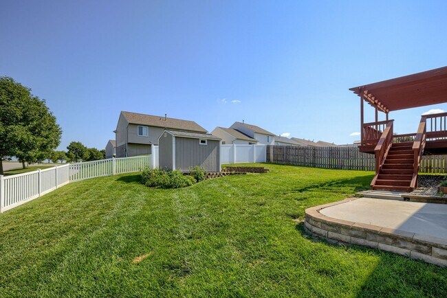 Building Photo - Home Sweet Home Just Steps from the Park!!