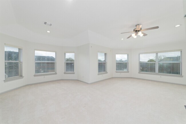 Building Photo - 3505 Parkside Dr