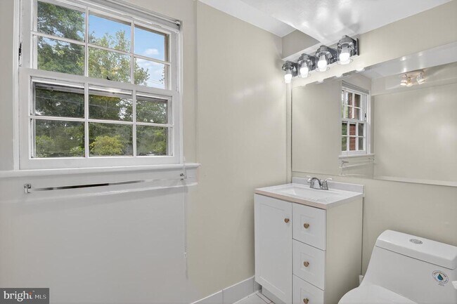 Building Photo - 5510 Christy Dr