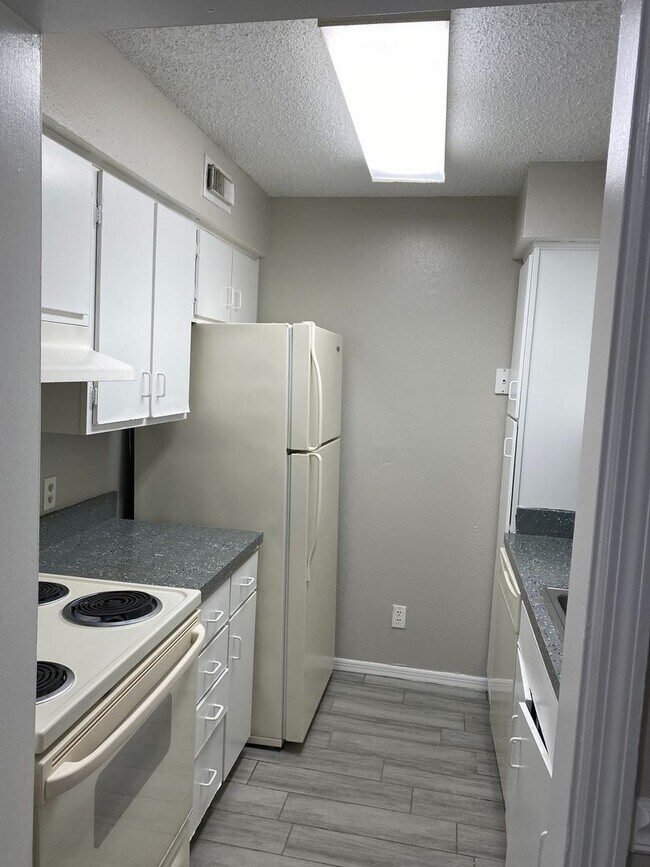 Building Photo - Serravella - 285-202