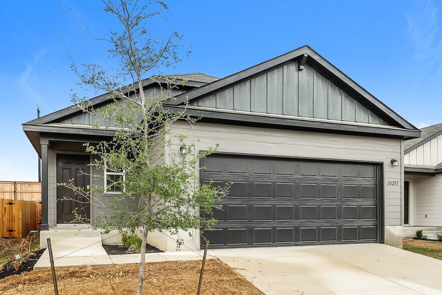 Building Photo - 10207 Monte Carmel Pl