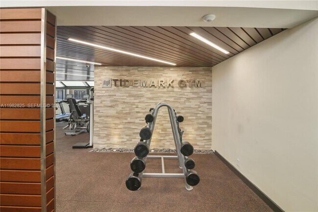 Building Photo - 201 Crandon Blvd