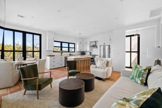 Building Photo - 2701 Bumble Bee Dr