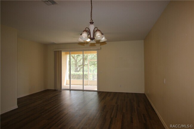 Building Photo - 1600 W Spring Meadow Loop