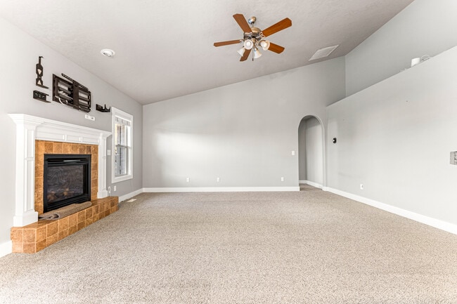 Building Photo - 987 N Knox Pl