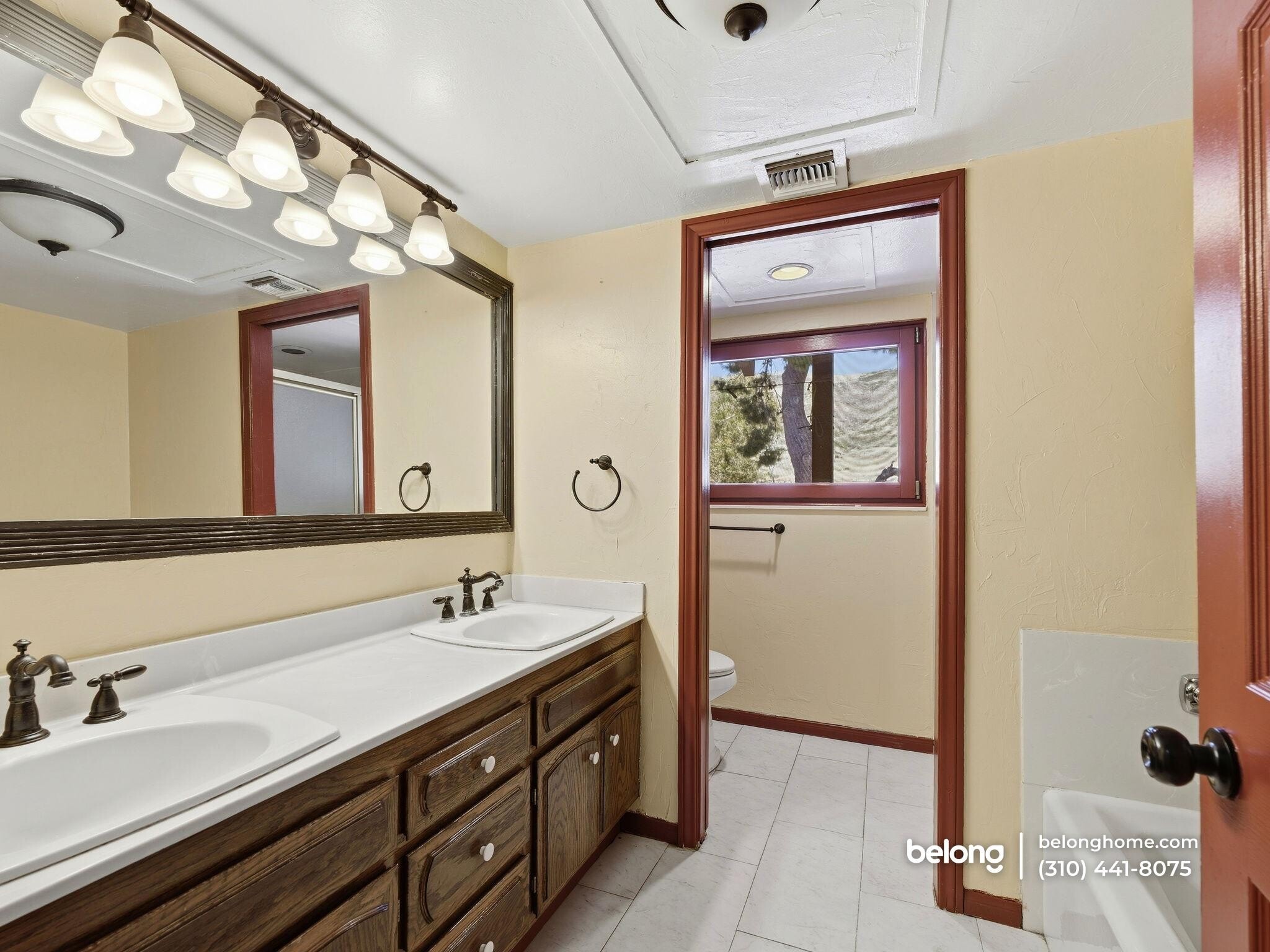 Building Photo - 35640 Dormer Rd