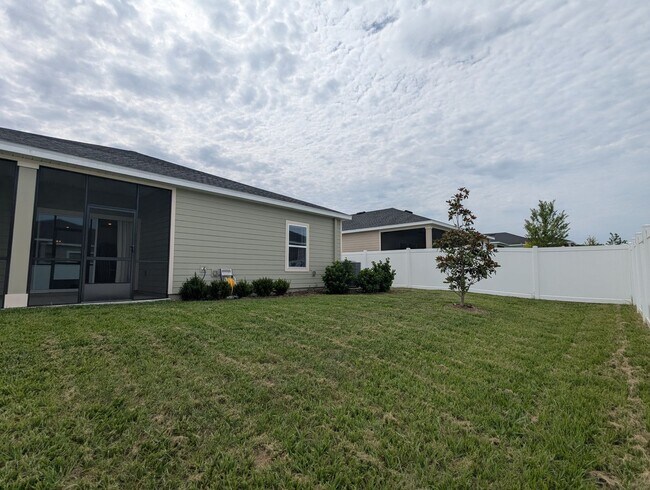 Building Photo - Beautiful newer-construction 4-bedroom, 3-bath home located in Trailhead Landing