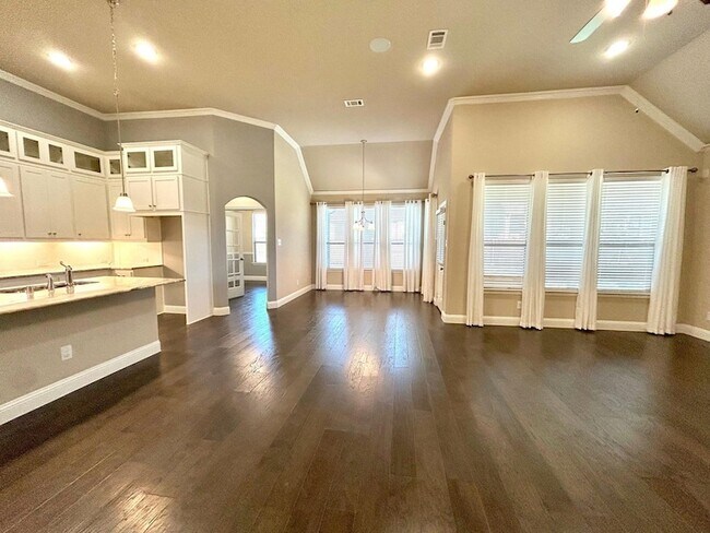 Building Photo - 1400 Via Toscana Ln