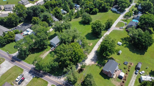 Building Photo - 25 Poplar Hill Dr