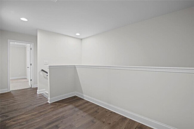 Building Photo - 2779 White Oak Ln